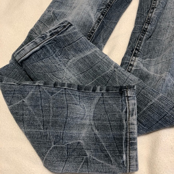 Mild Acid Wash Jeans - Picture 3 of 5